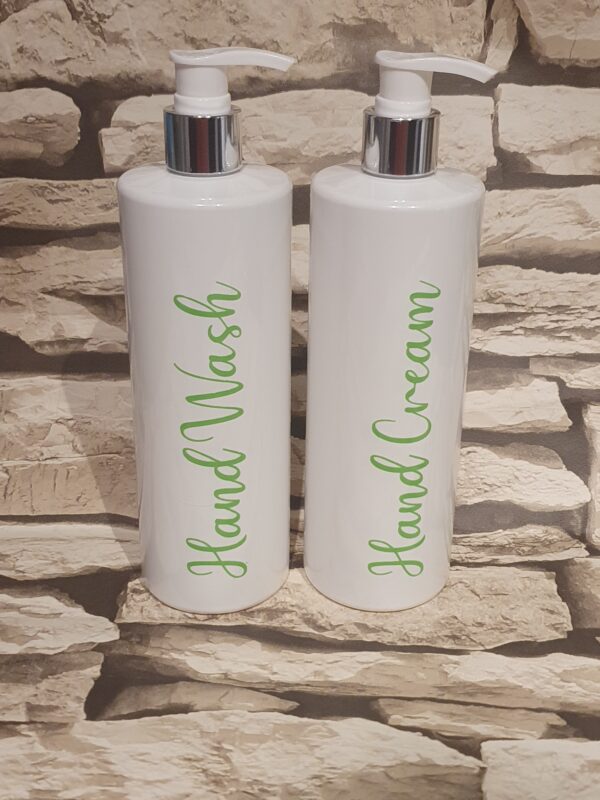 Glossy 500ml personalised white pump bottles - Image 4